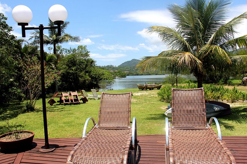 Aconchegante Apartamento à beira da Lagoa